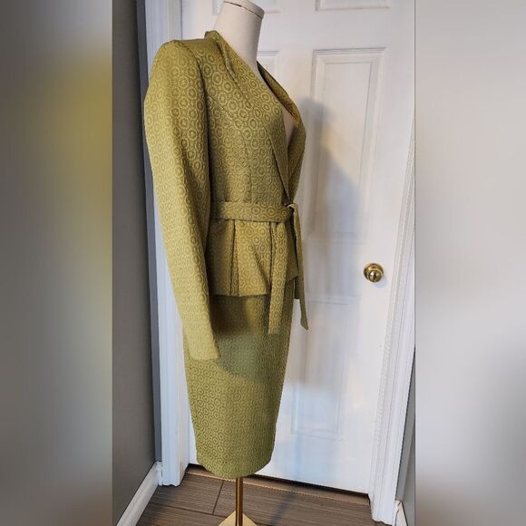 Signature by Larry Levine green skirt suit - Picture 5 of 13